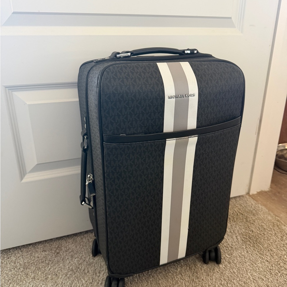 Michael Kors Bedford Suitcase - Picture 3 of 13